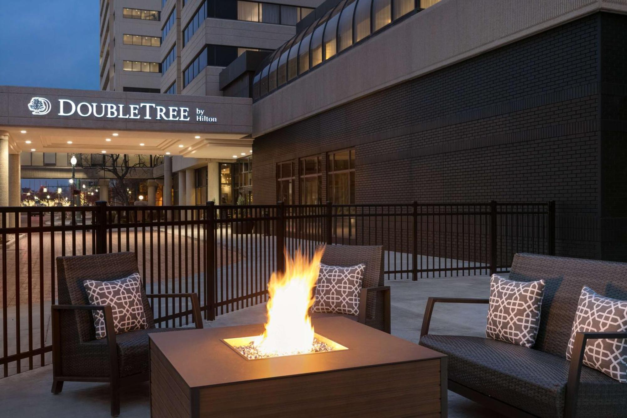Doubletree By Hilton Canton Downtown Kültér fotó